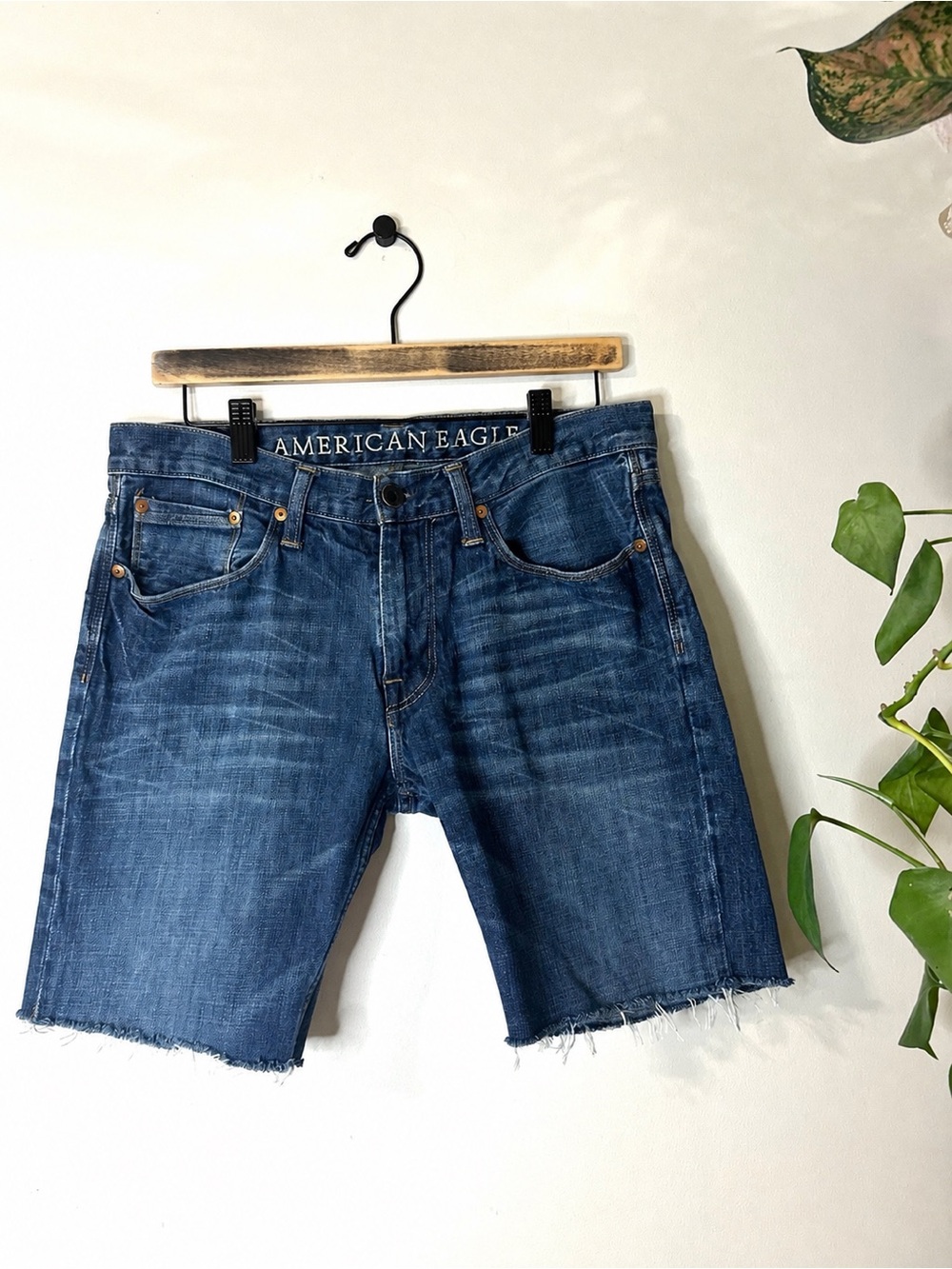 American Eagle Slim Straight Cutoff Denim Shorts Men’s 31 Raw Hem